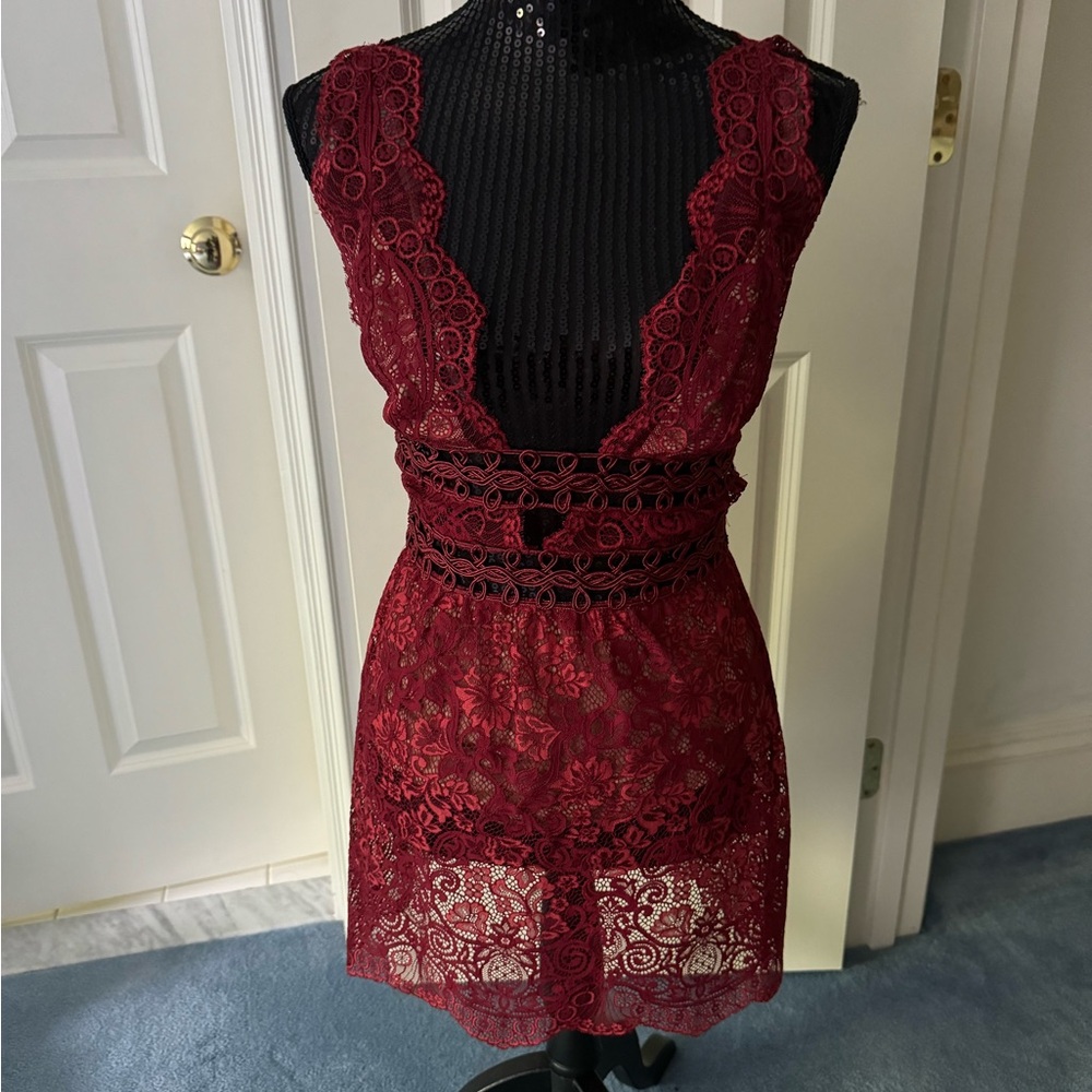 Lace red dress